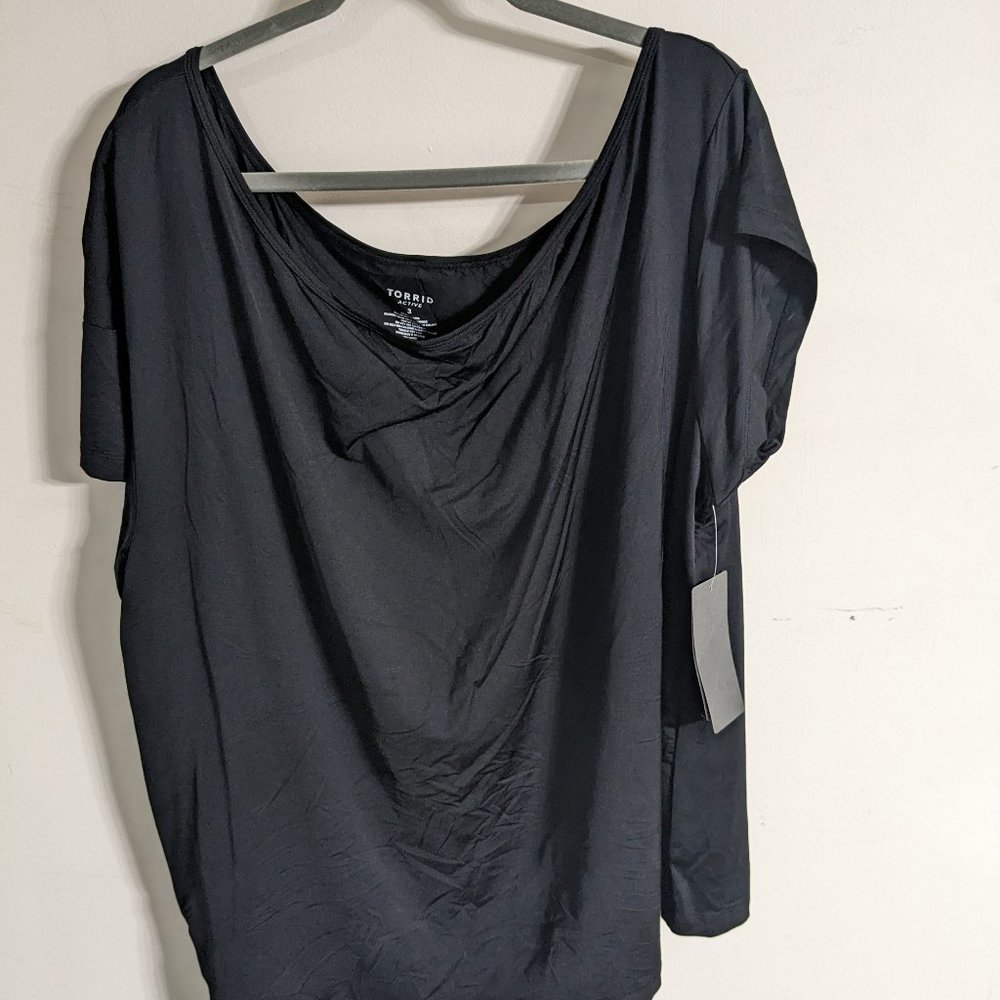 NWT Torrid Size 3 Black Short Sleeves Workout Top